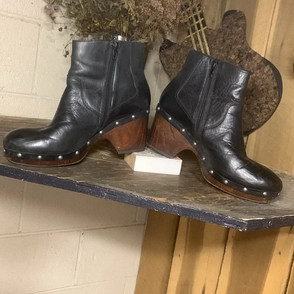 Lucky Brand Yasamin Studded Leather Booties - Picture 2 of 11